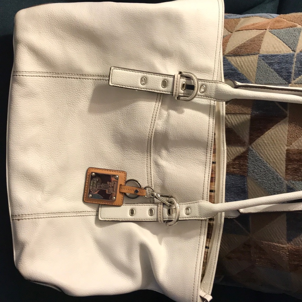 White Tignanelo shoulder nag